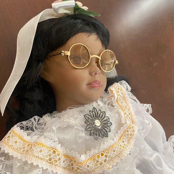 Beautiful black Porcelain doll - Picture 8 of 16